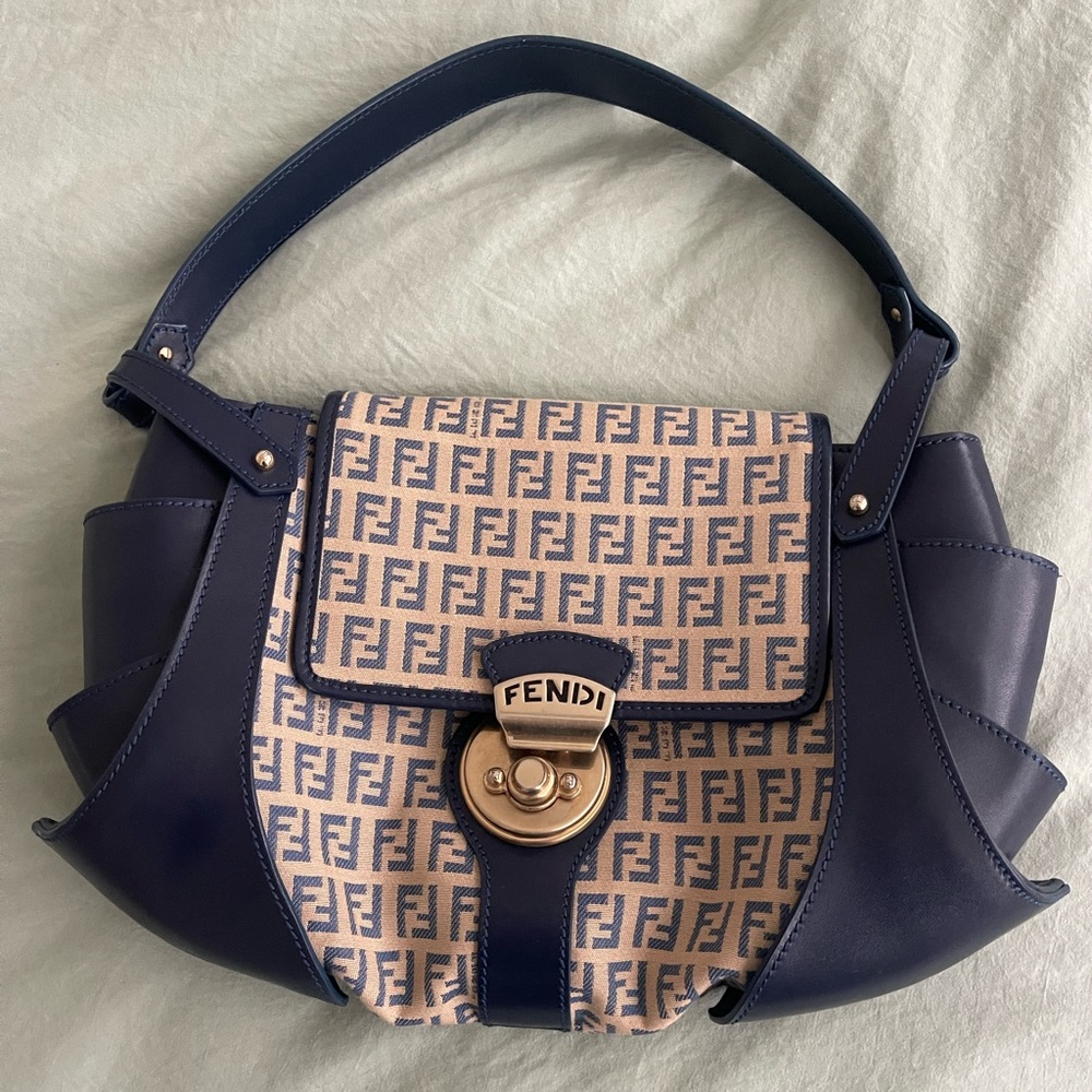 Fendi bag mint condition/ designer bag